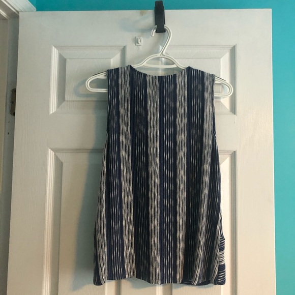 W5 Striped Tank Top with front knot - Picture 2 of 4